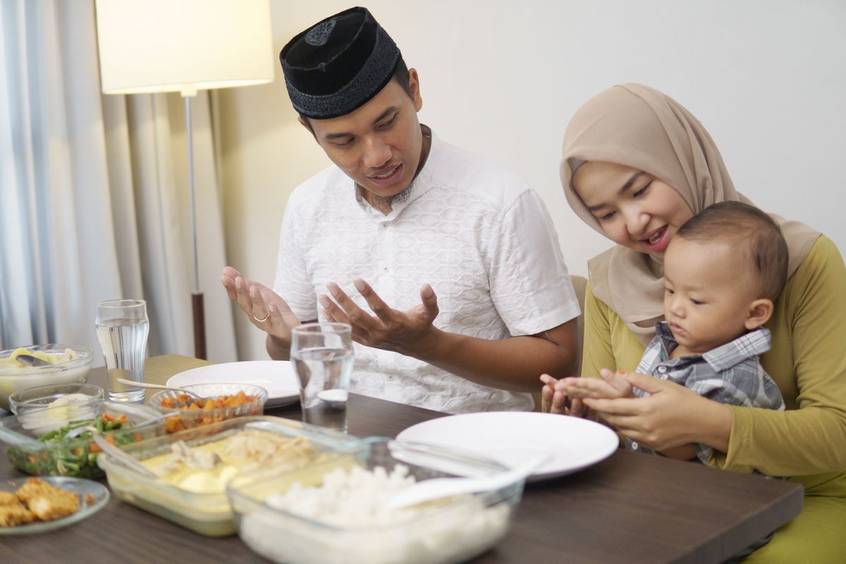 sahur, Ramadhan, puasa Ramadhan, langsung tidur setelah sahur, Pola Makan Sehat yang Dianjurkan Kemenkes agar Puasa Tetap Bertenaga, Sahur jadi kunci energi seharian, Berbuka dengan bijak, Nutrisi penting selama puasa, Atur energi dan istirahat, Kebiasaan yang perlu dihindari