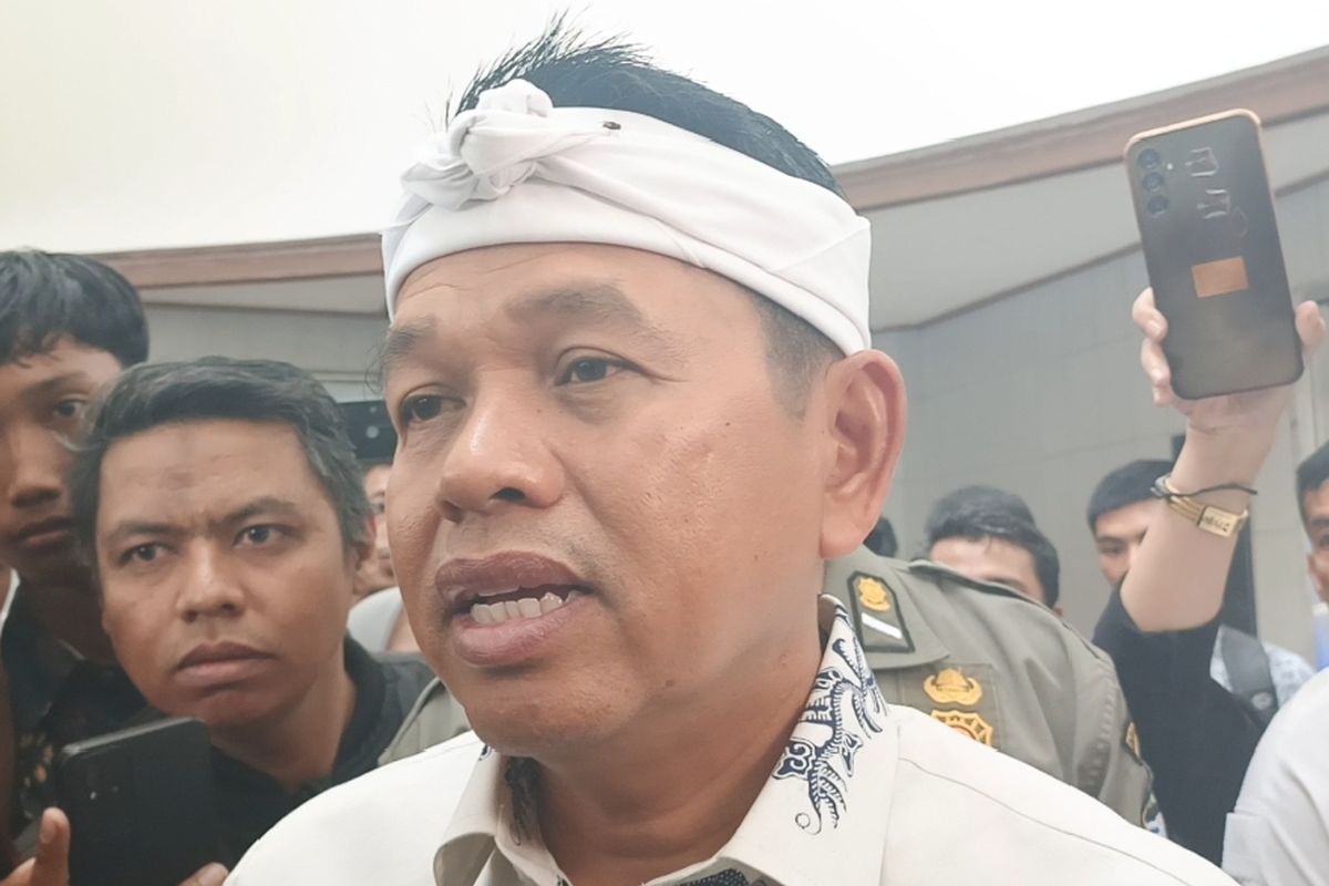 Dedi Mulyadi, gubernur jawa barat, viral, paving block, Dedi Mulyadi Tantang Pengusaha Paving Block Viral Buktikan Produksi Massal