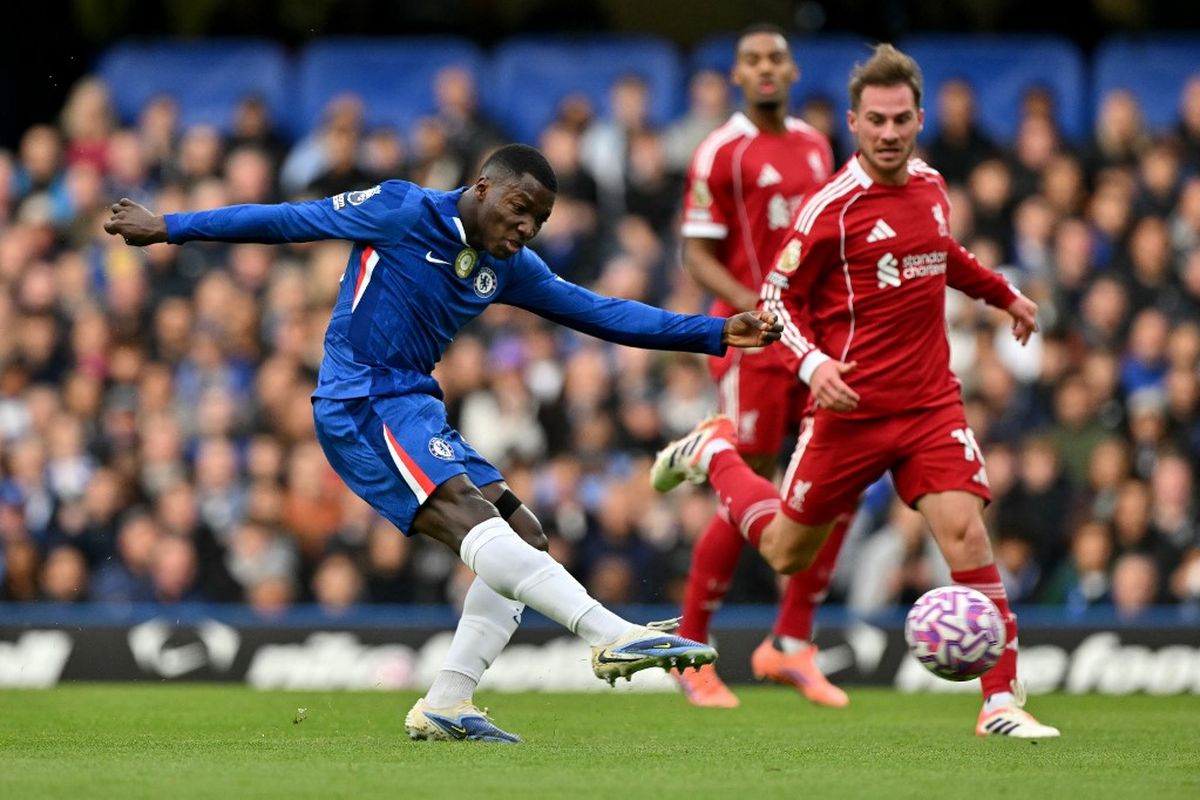 Liga Inggris, Premier League, Liverpool, Chelsea vs Liverpool, Chelsea, moises caicedo, Hasil Chelsea vs Liverpool, liga inggris 2025-2026, HT Skor Chelsea Vs Liverpool 1-0, Moises Caicedo Cetak Gol Indah