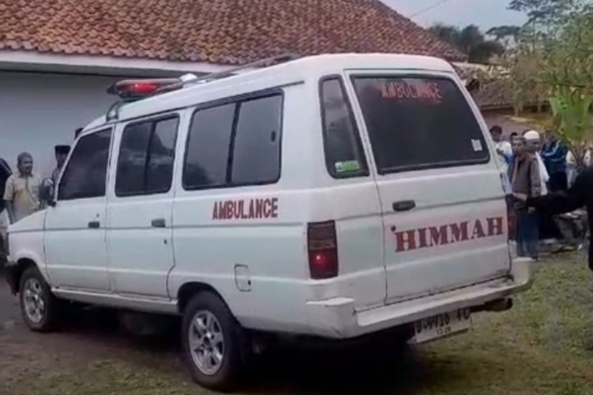 ambulans, Ciamis, sopir ambulans, Sopir ambulans meninggal, sopir ambulans meninggal di Ciamis, kronologi sopir ambulans ciamis, kematian mendadak sopir ambulans, sopir ambulans wafat saat bertugas, Kronologi Sopir Ambulans di Ciamis Meninggal Setelah Antar Jenazah, Diduga karena Sakit Lambung