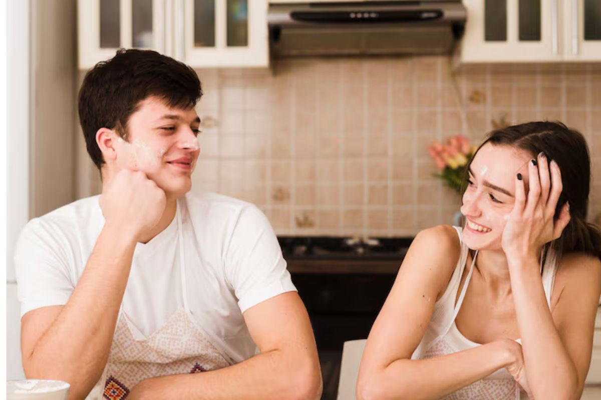 tatapan mata, Triangle Method, Triangle Method: Trik Flirting Simple yang Disebut Bisa Bikin Gebetan Salting, Apa Itu Triangle Method?, Bagaimana Cara Kerja Triangle Method?, Cara Melakukan Triangle Method, Kenapa Triangle Method Efektif?, Tips Pakai Triangle Method Biar Nggak Cringe