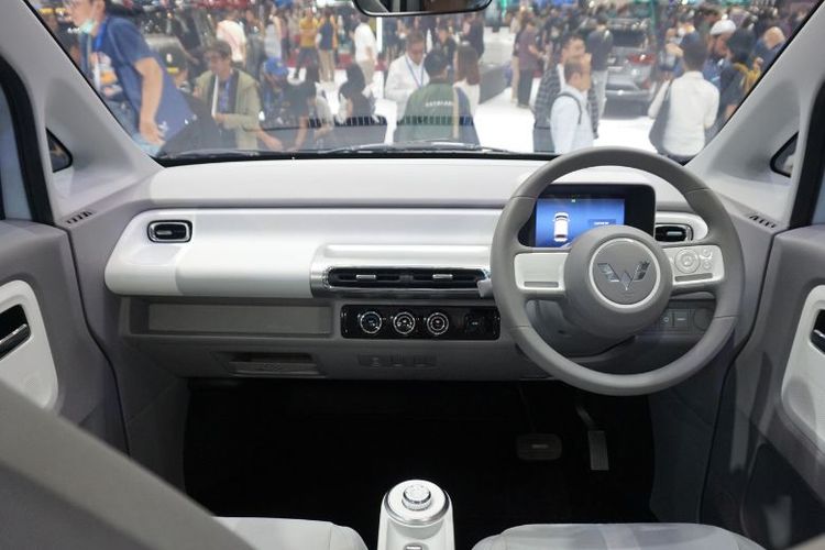 BYD Atto 1, mobil listrik, Wuling Air ev, VinFast VF 3, Mobil Listrik, Vinfast VF 3, Persaingan Mobil Listrik: BYD Atto 1 vs Wuling Air ev dan VinFast VF 3, Dimensi Ketiga Mobil Listrik Ini Berbeda Namun Sama-sama Kompak, Desain yang Menarik dan Fitur Modern, Baterai dan Jarak Tempuh Menjadi Keunggulan Atto 1, Performa Luar Biasa dari Atto 1, Harga yang Kompetitif Menambah Daya Tarik