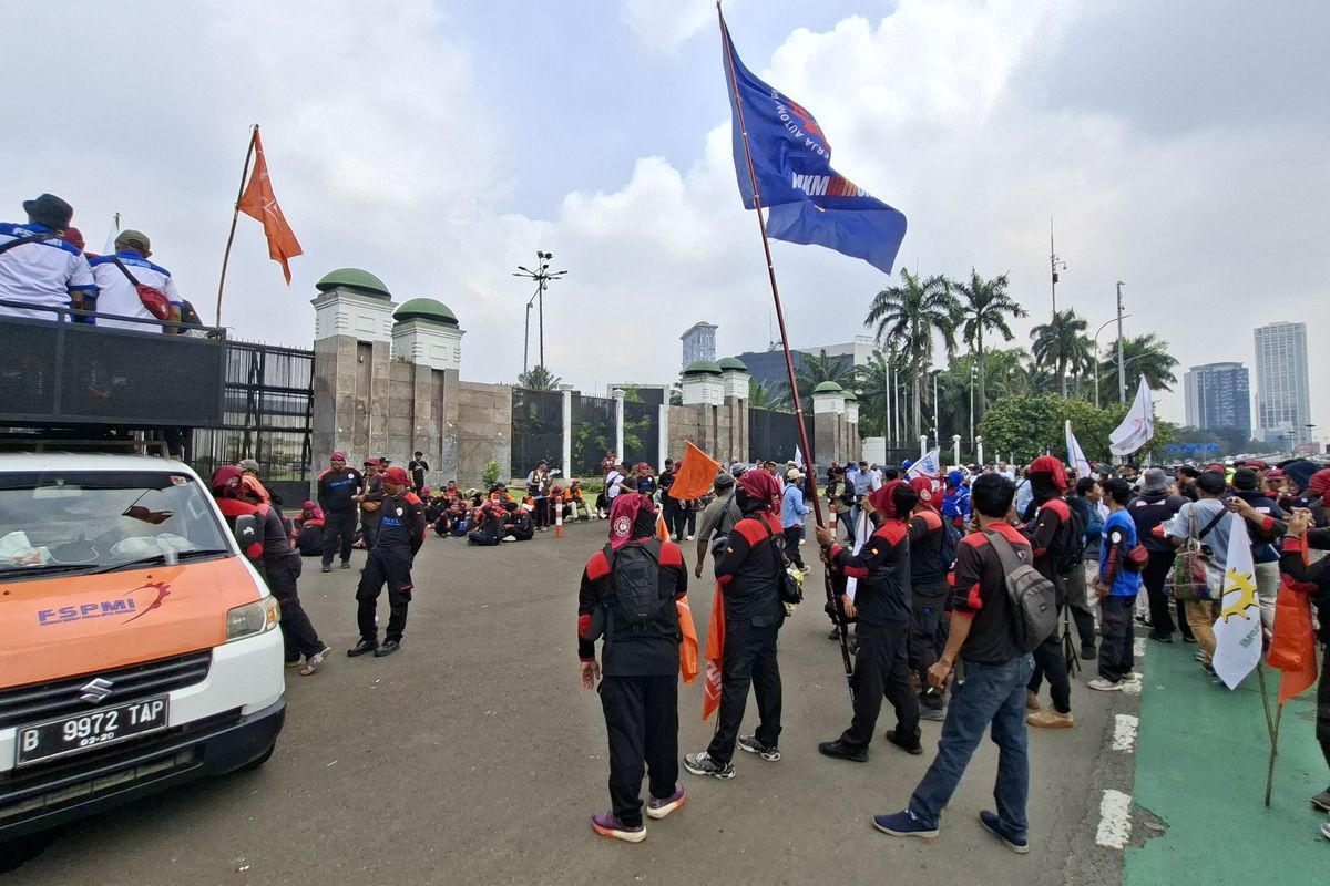 Rute Alternatif, Demo di DPR Hari Ini, Lalu Lintas Arah Slipi Mulai Macet