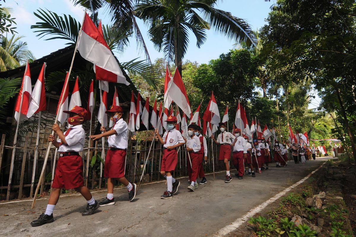 bendera Merah Putih, Bendera Merah Putih, HUT Ke-80 RI, HUT Ke-80 Kemerdekaan RI, bendera merah putih, 17 Agustus 2025, HUT ke-80 RI, jadwal pemasangan bendera merah putih, jadwal pemasangan bendera Merah Putih 2025, Jelang HUT Ke-80 RI, Kapan Bendera Merah Putih Mulai Dipasang? Ini Aturannya, Jadwal Pemasangan Bendera Merah Putih di HUT Ke-80 RI,  Aturan Pemasangan Bendera Merah Putih, Larangan Penggunaan Bendera Merah Putih , Ukuran Resmi Bendera Merah Putih Sesuai Tempat Penggunaan, Tema dan Logo HUT Ke-80 RI Tahun 2025