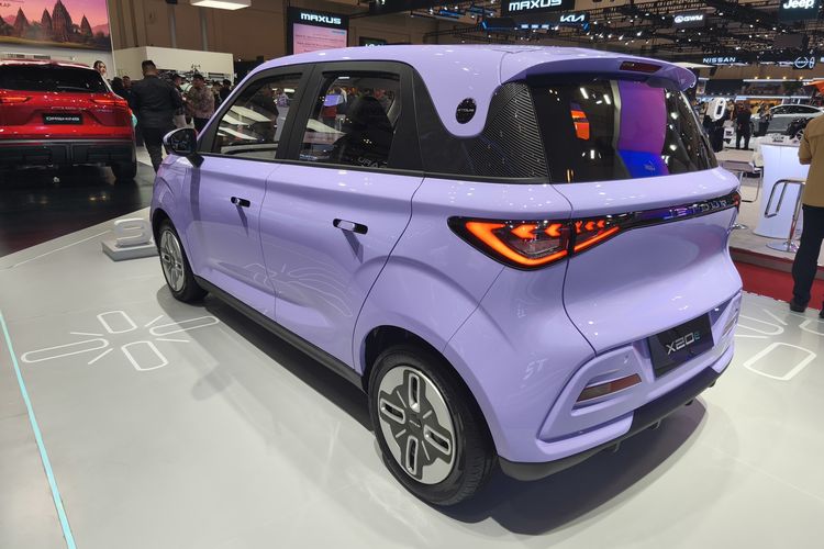 GIIAS 2025, mobil listrik, Jetour X20e, BYD Atto 1, Jetour X20e: Mobil Listrik Unik di GIIAS 2025
