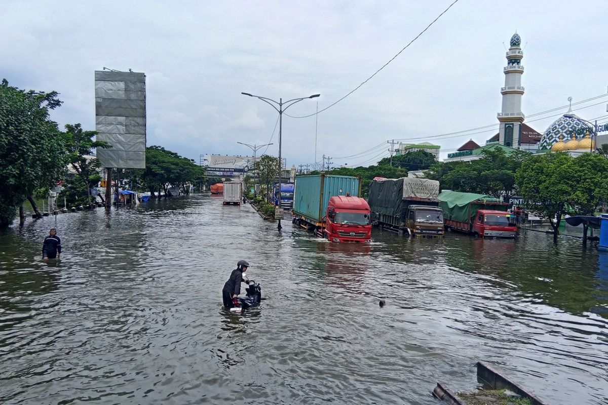 pantura, Banjir Pantura, banjir, Semarang, jalur alternatif, kudus, demak, banjir pantura belum surut, Jalur Pantura Banjir, Mobil dari Kudus ke Semarang Lewat Karangawen