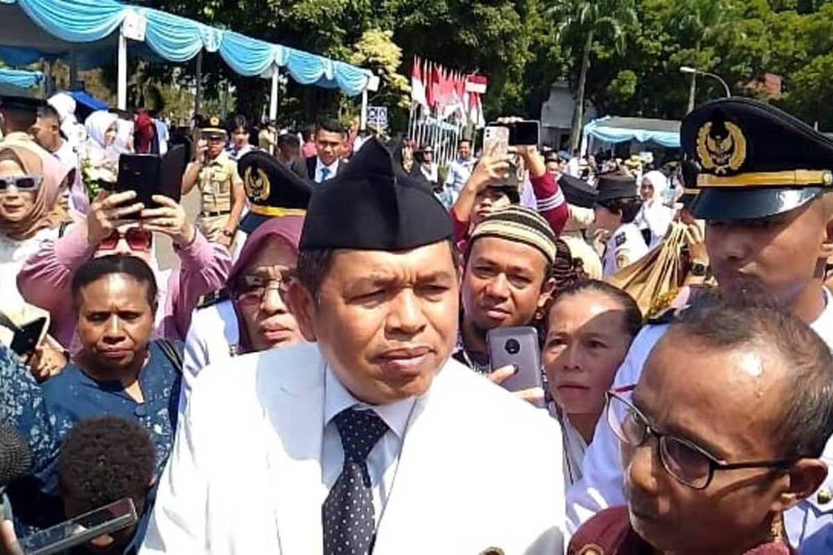 Gubernur Jawa Barat, Dedi Mulyadi, piknik, larangan study tour, Kepala Daerah Jabar, Dedi Mulyadi Tak Melarang Piknik, Asal Tak Dikaitkan dengan Akademik, Apa Makna Sebenarnya dari Study Tour Menurut Gubernur Dedi?, Mengapa Dedi Mulyadi Menyebut Study Tour sebagai Pembodohan Publik?, Bagaimana Sikap Kepala Daerah Lain terhadap Study Tour?, Apa Sikap Dedi Mulyadi terhadap Kebijakan yang Dianggap Kontradiktif Ini?