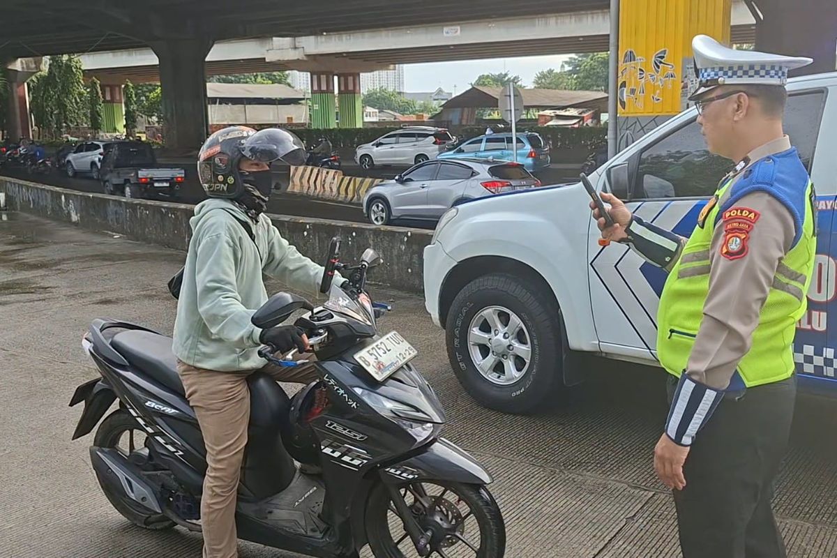 ETLE, ETLE Handheld, Polisi Pakai ETLE Handheld, Ini Bedanya dengan Tilang Manual
