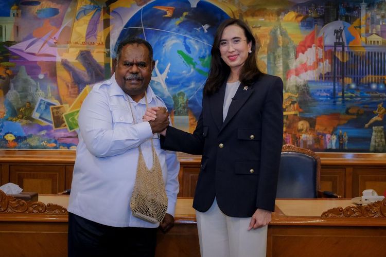 Papua Barat Daya, Raja Ampat, Wisata Raja Ampat, PAPUA BARAT DAYA, Tambang Nikel Ancam Raja Ampat, Gubernur Papua Barat Daya Elisa Kambu, Soal Tambang Nikel, Gubernur: Kami Berharap Destinasi Raja Ampat Bisa Jadi Atensi Pusat