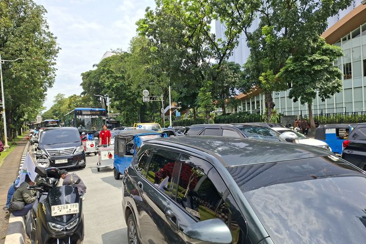 metode zipper merge, arus lalu lintas, perilaku pengemudi, Zipper Merge: Solusi Atasi Macet Akibat Galian Utilitas di Jakarta
