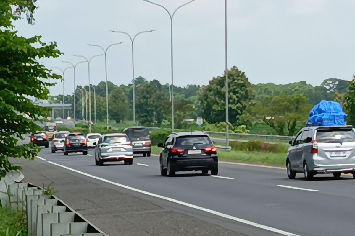 Tol Cipali, arus balik, one way, One Way Tol Cipali Masih Berlaku, 26.000 Kendaraan Mengarah ke Jakarta