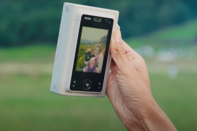 Fujifilm, kamera selfie, kamera instax, InstaX Mini Liplay Plus, harga InstaX Mini Liplay Plus, spesifikasi InstaX Mini Liplay Plus, kamera polaroid, kamera polaroid instax, polaroid fujifilm, FujiFilm InstaX Mini Liplay Plus Meluncur, Kini Dilengkapi Kamera Selfie