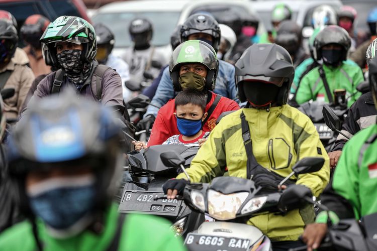 kendaraan listrik, angkutan umum, Buy the Service, Ketika Angkutan Umum Terpinggirkan di Tengah Tren Kendaraan Listrik