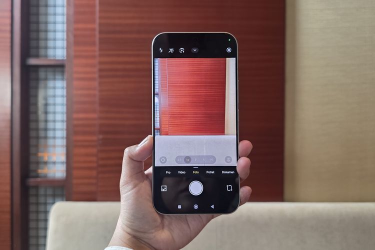 Poco, HP Flagship Poco F8 Ultra Lebih, Desain kembar, tapi punya detail beda, Audio varian ultra lebih "all-out", Ukuran dan ergonomi, Performa dan spesifikasi, Baterai Poco F8 Ultra lebih besar, Poco F8 Pro tidak punya periscope telephoto, Sama-sama flagship, beda karakter