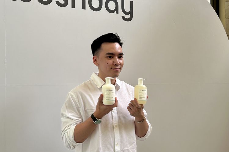 Rey Nathanael, rambut lepek, rey nathanael, rambut lepek karena conditioner, mengapa rambut cepat lepek setelah memakai conditioner, conditioner bikin rambut lepek, conditioner rambut lepek, apakah conditioner bikin rambut lepek, Mengapa Rambut Lepek Setelah Pakai Conditioner? Ini Kata Ahli, Mengapa rambut lepek setelah pakai conditioner?, Conditioner premium tak mengandung silikon, Tidak semua silikon buruk, tapi perlu hati-hati, Gunakan conditioner dengan tepat