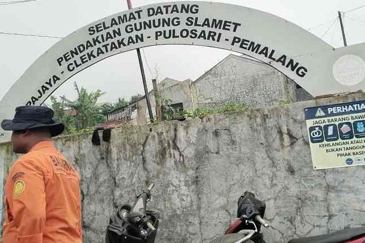 Magelang, Gunung Slamet, Pendaki Syafiq Ali Ditemukan Meninggal di Gunung Slamet, Jasadnya Ada di Bebatuan Jurang, Ditemukan di Bebatuan Jurang Sungai Lembarang, Kronologi Hilangnya Korban, Rekan Selamat dan Dugaan Tersesat di Jalur Tak Resmi, Operasi SAR Sempat Ditutup Akibat Cuaca Ekstrem