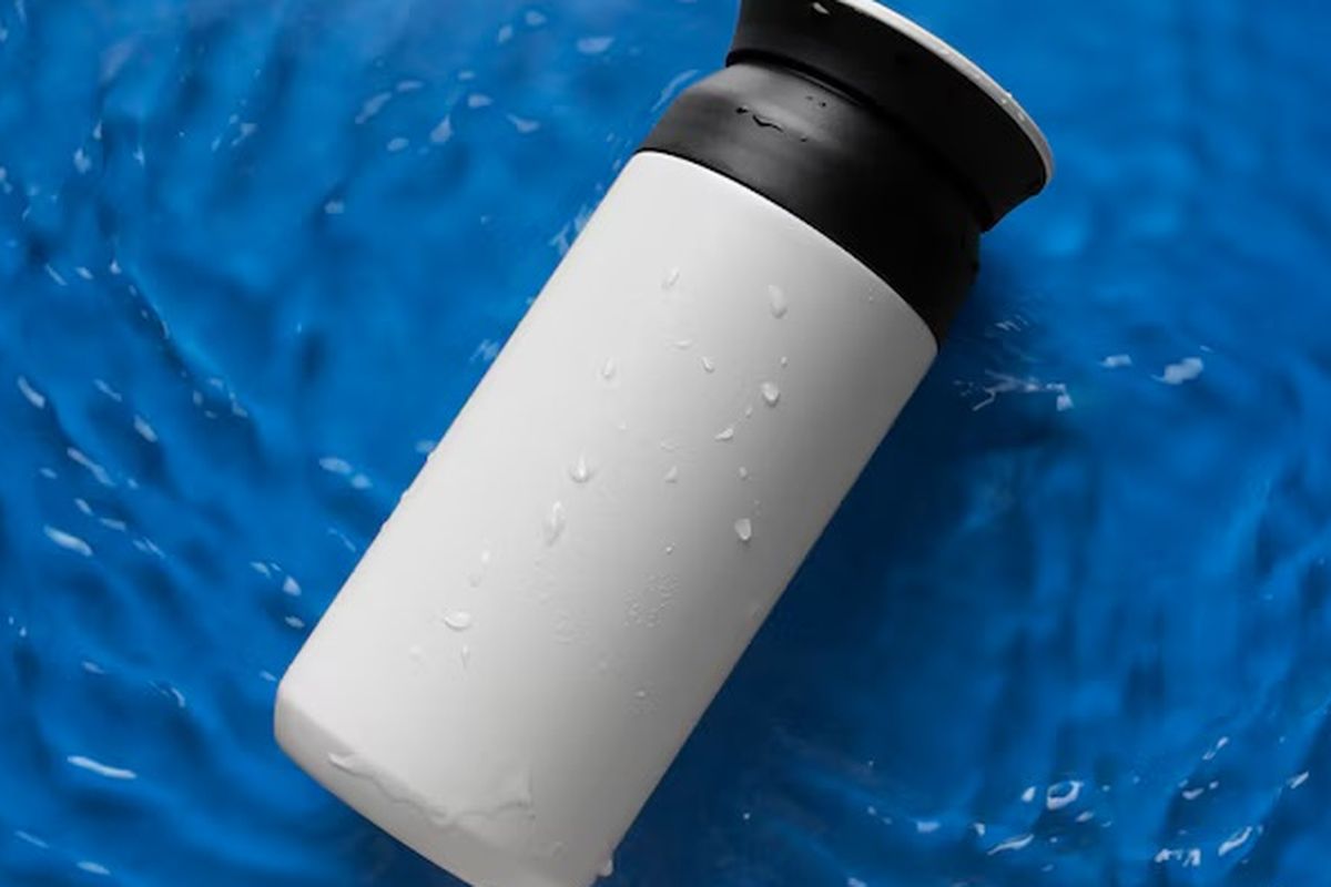 botol minum, botol minum bau, Artikel makanan, Menghilangkan bau di botol minum, Cara Alami dan Efektif Menghilangkan Bau pada Botol Air Minum, 1. Cuka putih, 2. Baking soda, 3. Lemon, 4. Garam
