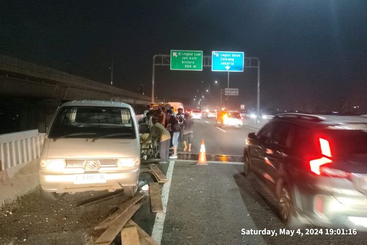 jalan tol, darurat, kondisi darurat, Saat Darurat di Jalan Tol, Menepi dan Nyalakan Hazard Saja Tidak Cukup