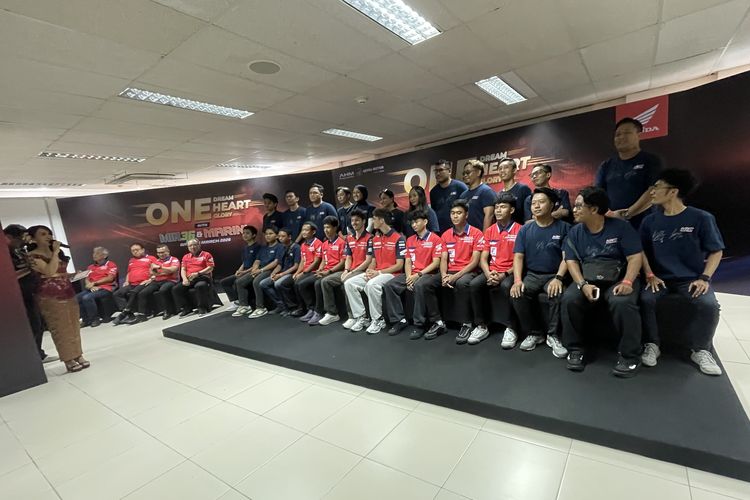 Honda HRC Castrol, Joan Mir dan Luca Marini di Bali: Selami Budaya, Terpesona Ogoh-ogoh
