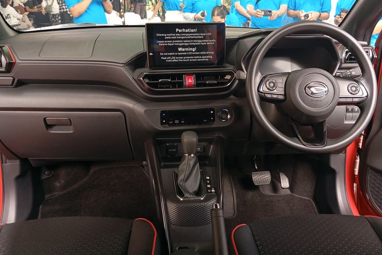 Daihatsu Rocky, desain modern, SUV Facelift, performa responsif, Daihatsu Rocky Facelift: Desain Sporty Dengan Sentuhan Nuansa Baru, Eksterior Sporty, Interior, Performa Tetap Responsif, Kesimpulan