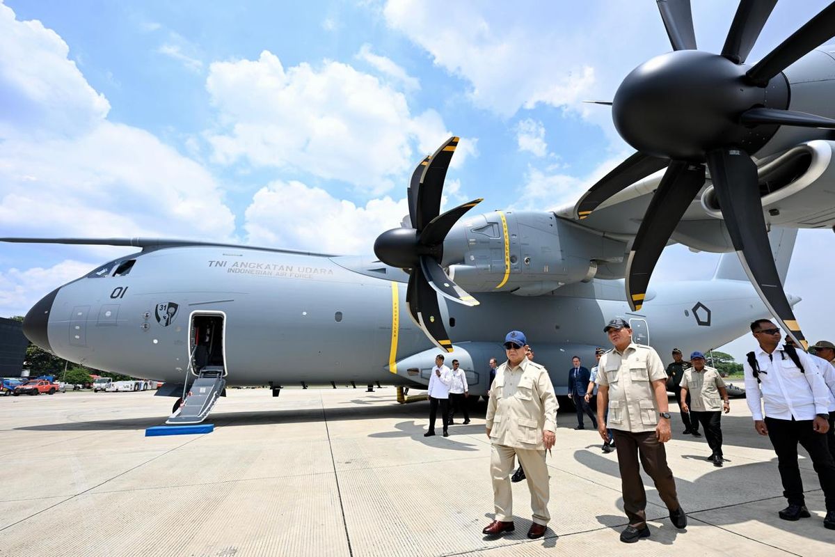 prabowo subianto, TNI AU, Airbus A400M, Apa Alasan Prabowo Tambah Armada Pesawat Airbus A400M untuk TNI AU?, Rencana Penambahan Pesawat Airbus A400M, Fungsi dan Keunggulan Pesawat Airbus A400M, Penguatan Tugas TNI dalam Misi Kemanusiaan, Pesawat Airbus A400M Tiba di Indonesia, Harga Pesawat Airbus A400M dan Spesifikasinya, Spesifikasi dan Kapasitas Airbus A400M, Misi Airbus A400M di Indonesia
