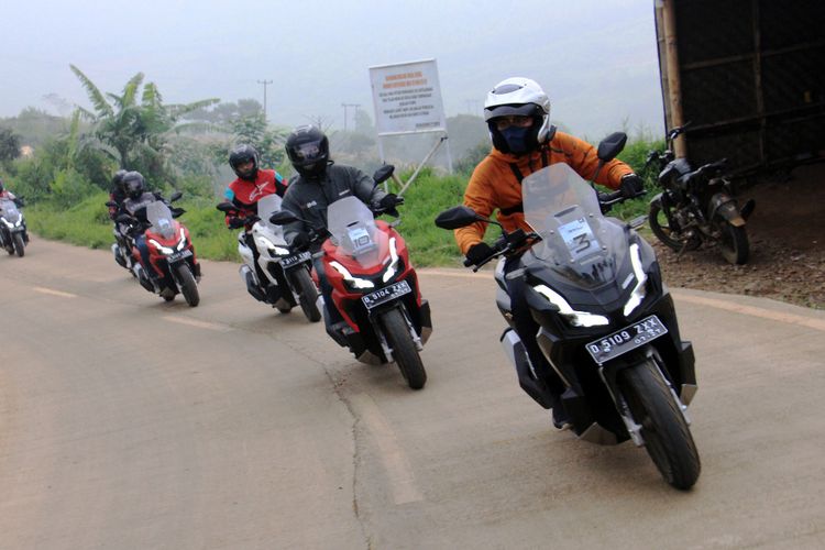 Amizar Maas, perilaku berkendara, Kecelakaan lalu lintas, keselamatan berkendara, 6 Perilaku Berkendara Tidak Aman yang Harus Dihindari