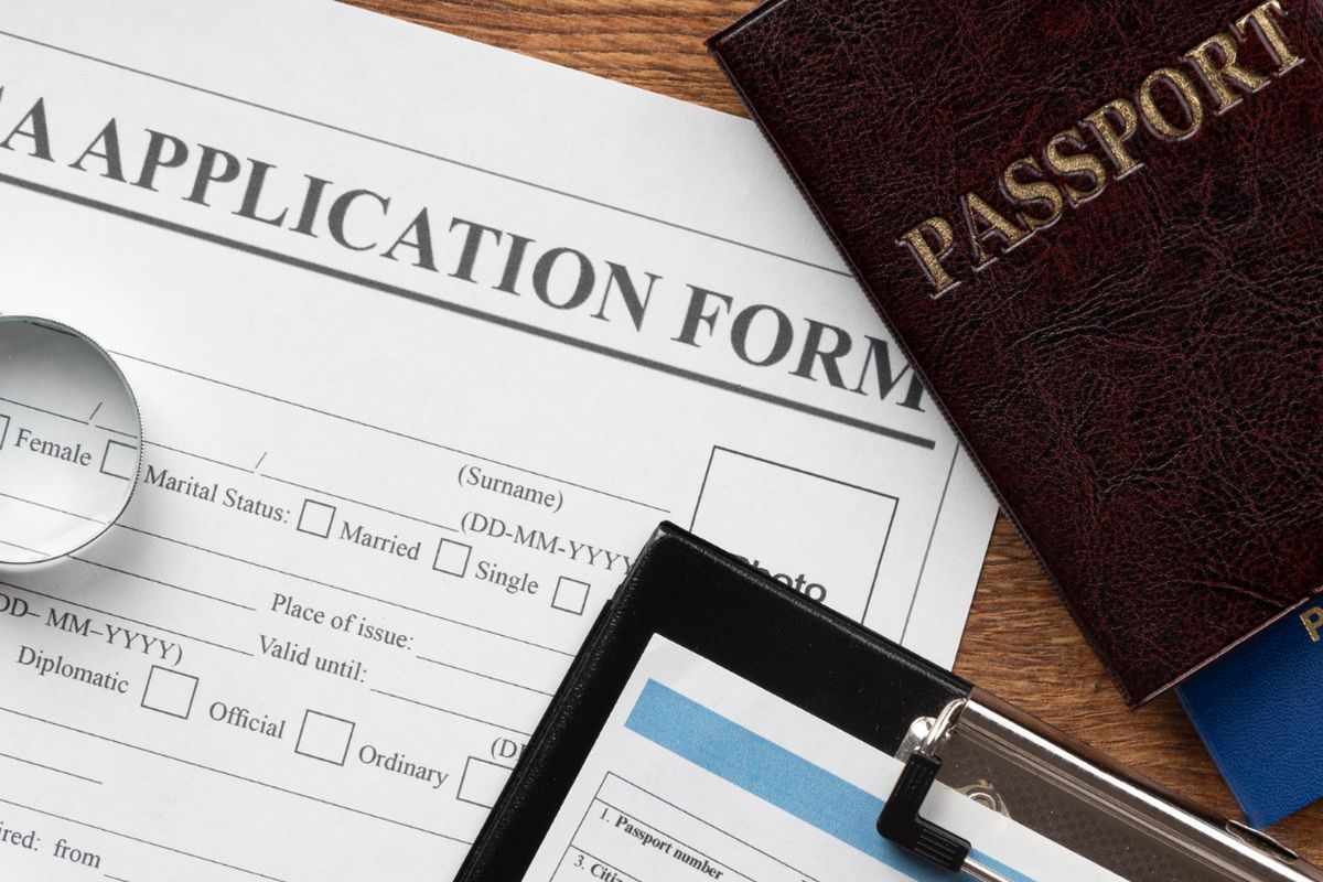 Pengajuan Visa Bisa Ditolak karena Kesalahan Sepele, Apa Saja?, 1. Mengajukan visa dalam waktu mepet, 2. Informasi tidak lengkap, 3. Format foto salah, 4. Laporan rekening bank tidak terautentikasi