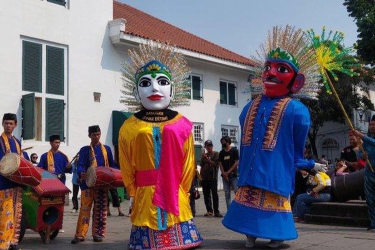 Ondel-ondel, Jakarta, ondel-ondel, sejarah ondel ondel khas betawi, sejarah ondel ondel, ondel-ondel betawi, Sejarah Ondel-Ondel, Warisan Budaya Betawi yang Terus Hidup di Jakarta