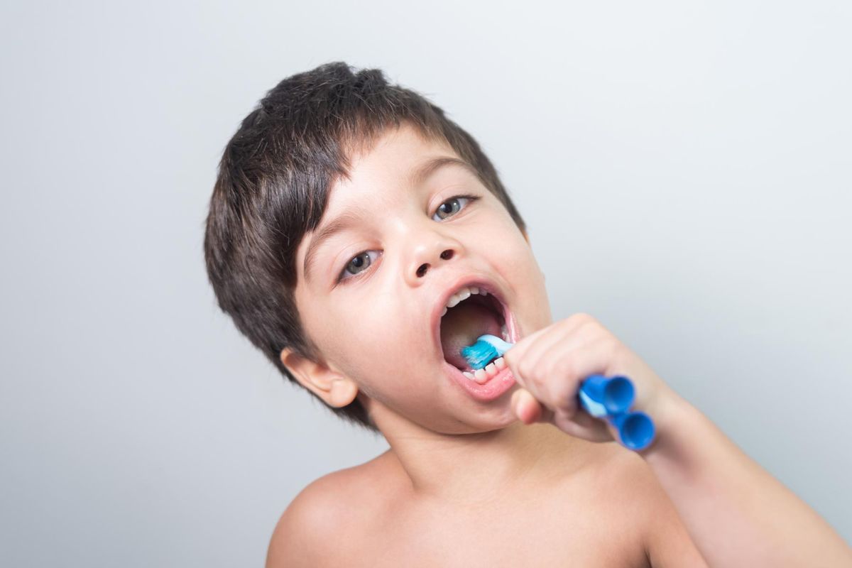 pasta gigi, Pasta gigi, pasta gigi anak, pasta gigi anak yang mengandung fluoride, pasta gigi anak berfluoride, fluoride pasta gigi, pasta gig berfluoride untuk anak, apakah pasta gigi berfluiride berbahaya untuk anak, Pasta Gigi Berfluoride Bahaya untuk Anak-anak, Mitos atau Fakta?