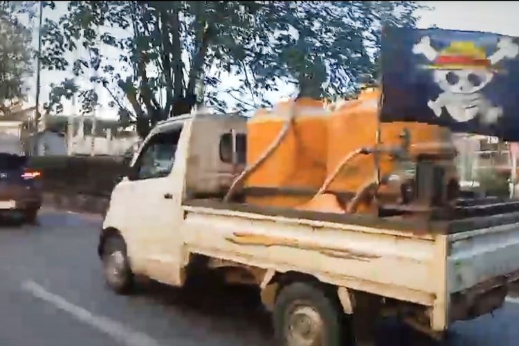 sopir truk, viral, 17 Agustus, bendera one piece, alasan truk pasang bendera one piece, Alasan Para Sopir Truk Ramai Pasang Bendera One Piece Jelang HUT RI, Protes sopir soal kondisi ekonomi yang sulit, Bukan merendahkan simbol negara, Pendapat sejumlah ahli, Aturan pemasangan bendera