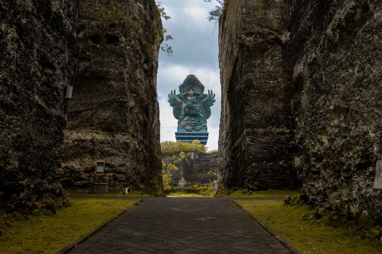 tembok gwk, tembok gwk halangi akses warga, tembok gwk dibongkar, Tembok GWK Cultural Park, Wisata ke GWK Cultural Park Bali, Titik Terang Polemik Tembok GWK yang Tutup Akses Warga Ungasan, Awal mula polemik tembok GWK, Direspon pemerintah daerah dan DPRD, GWK klarifikasi, Wisata di GWK