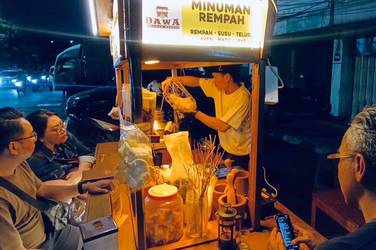 Rempah, surabaya, jahe, Surabaya Hangatkan Tradisi Minuman Rempah di Tengah Tren Kopi Kekinian