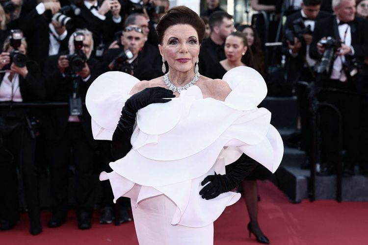 Demi Moore, Jane Fonda, Kilau Payet hingga Gaun Antik, Intip Tren Mode di Cannes 2026, Dominasi kemilau payet yang glamor di malam pembukaan, Pesona gaya dramatis hingga sentuhan elegan yang modern, Permainan motif unik dan keberanian mendobrak aturan mode, Perpaduan gaya eksentrik dan romantisme busana klasik
