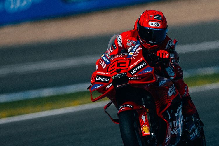Cal Crutchlow, MotoGP, Marc Marquez, kendaraan bermotor, motogp 2025, Crutchlow Sebut Gaya Balap MotoGP Berevolusi, Marc Marquez Jadi Sorotan