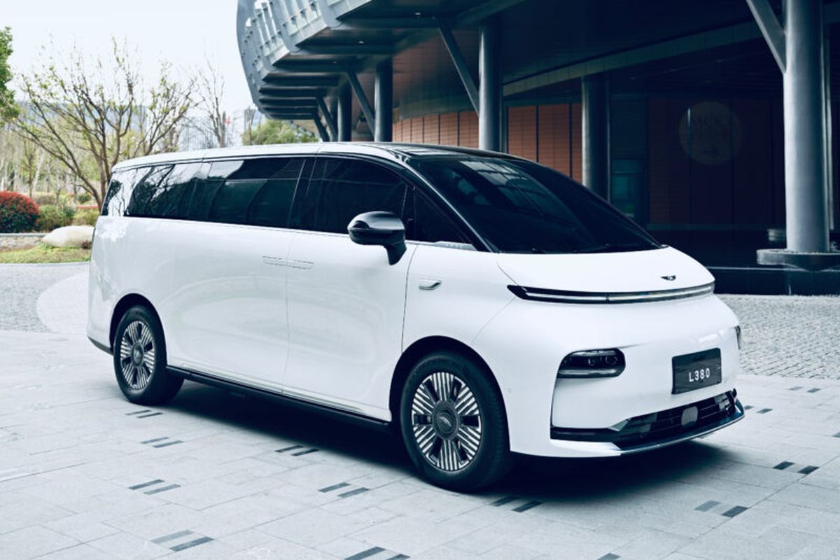 kendaraan ramah lingkungan, MPV listrik, Geely Auto Indonesia, Yusuf Anshori, Geely Siapkan Penantang Denza D9 di Indonesia
