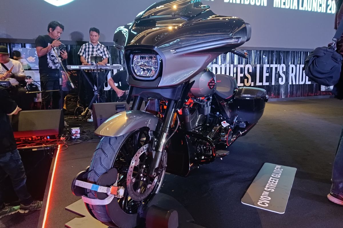 JAKARTA, Harley-Davidson, CVO Road Glide, CVO Street Glide, Jakarta, Spesifikasi Harley-Davidson CVO Road Glide dan CVO Street Glide