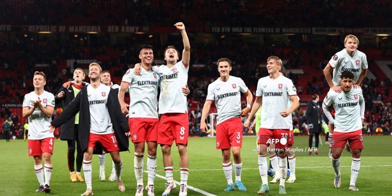 belanda, Timnas Indonesia, Liga Belanda, Eredivisie, FC Twente, Mees Hilgers, Twente, Joseph Oosting, Johan Derksen, FC Twente Tuai Kecaman Usai Campakkan Mees Hilgers dan Pecat Pelatih