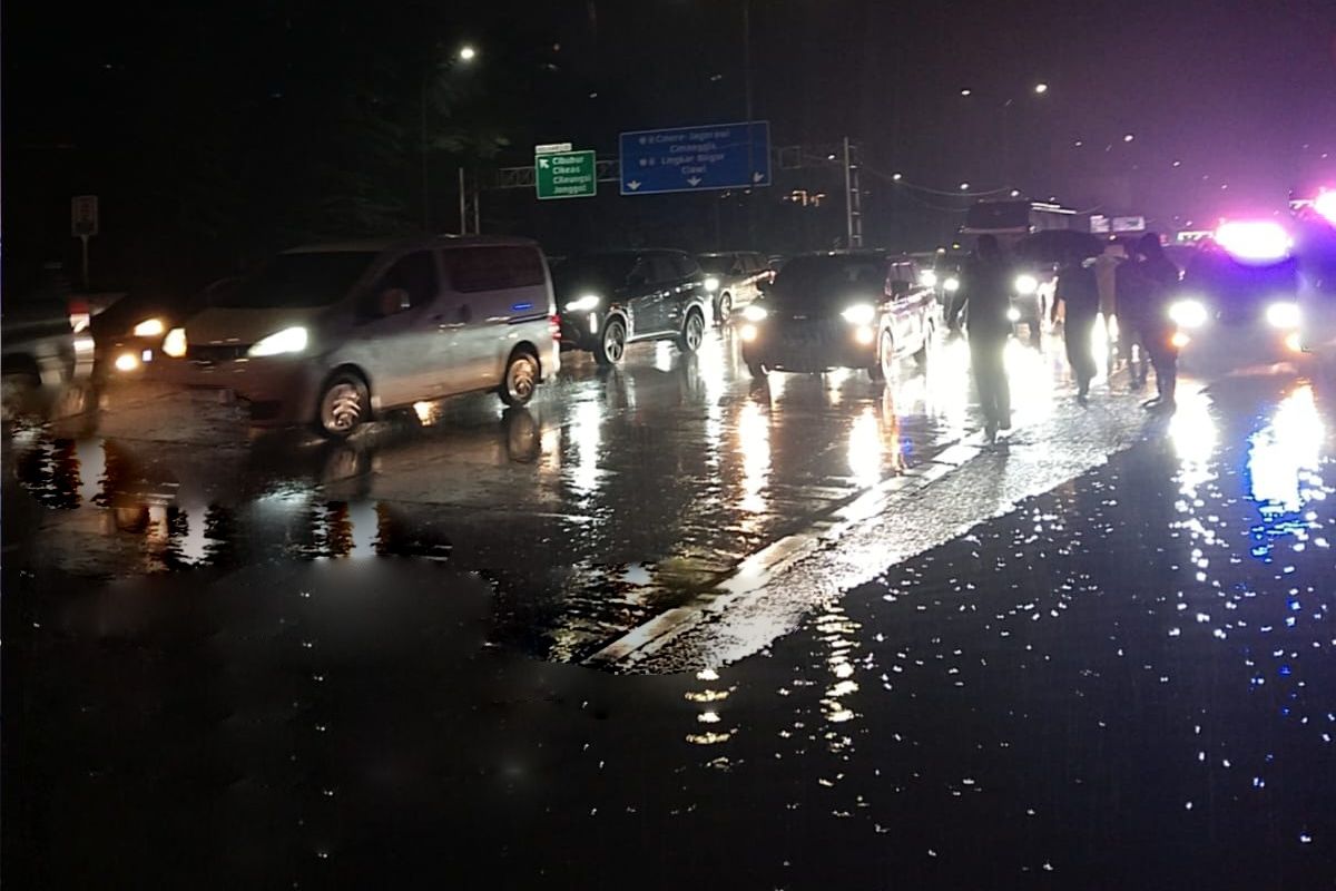 sampah, jalan tol, Jasamarga Metropolitan Tollroad, Tol Jagorawi, Sampah Saluran yang Bikin Tol Jagorawi Banjir Sudah Diatasi