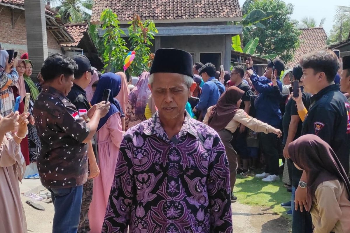 Demak, Ahmad Zuhdi, Ahmad Zuhdi guru madin didenda Rp 25 juta, guru madin demak, guru madin demak didenda, guru Madin, Fakta Terbaru, Pelempar Sandal ke Guru Madin di Demak Ternyata Bukan Siswa D