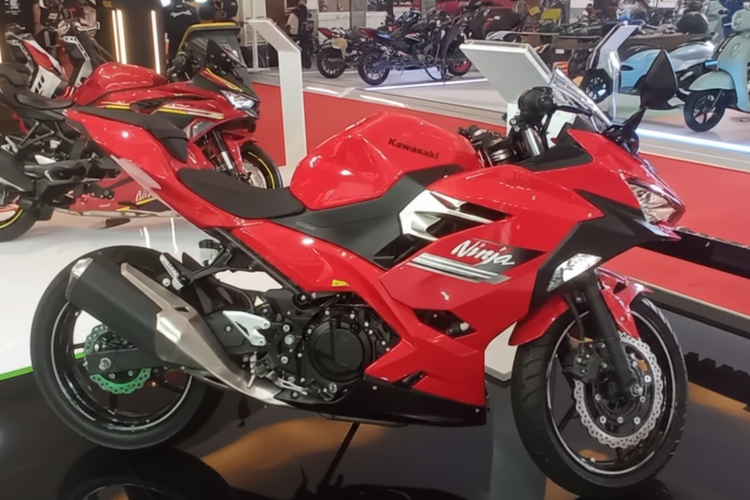 QJMotor SRK 250 RA, Kawasaki Ninja 250, Perbandingan QJMotor SRK 250 RA dan Kawasaki Ninja 250