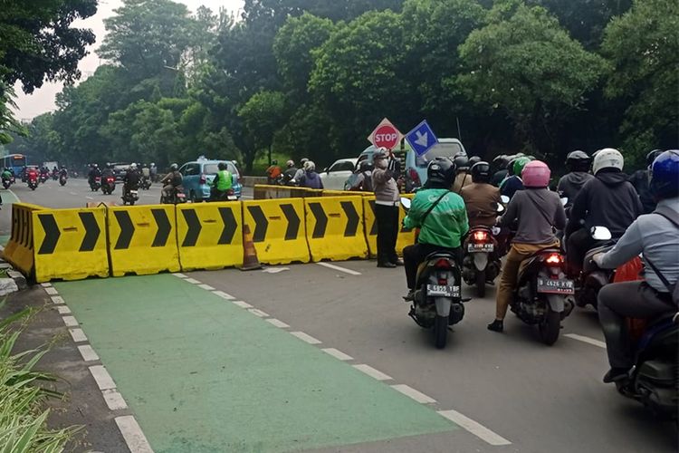 Kemacetan, proyek saluran air, Jakarta Timur, Jalan DI Panjaitan, Proyek Pembangunan Saluran Air di Cawang Jakarta Timur
