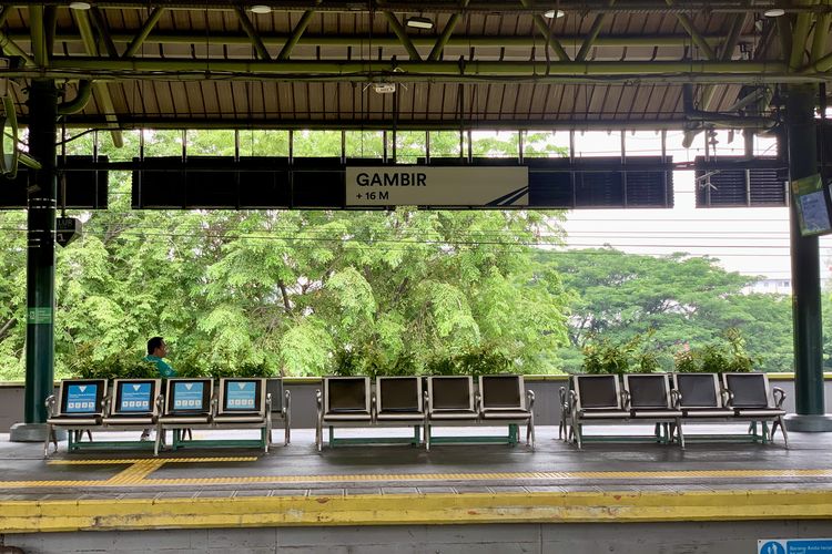 KRL tidak berhenti di Stasiun Gambir, Alasan KRL tidak berhenti di Stasiun Gambir, Stasiun KRL terdekat dari Stasiun Gambir, krl tidak berhenti di stasiun gambir, kenapa krl tidak berhenti di stasiun gambir, alasan krl tidak berhenti di stasiun gambir, stasiun krl terdekat dari stasiun gambir, stasiun krl terdekat dengan stasiun gambir, Mengapa KRL Tidak Berhenti di Stasiun Gambir?