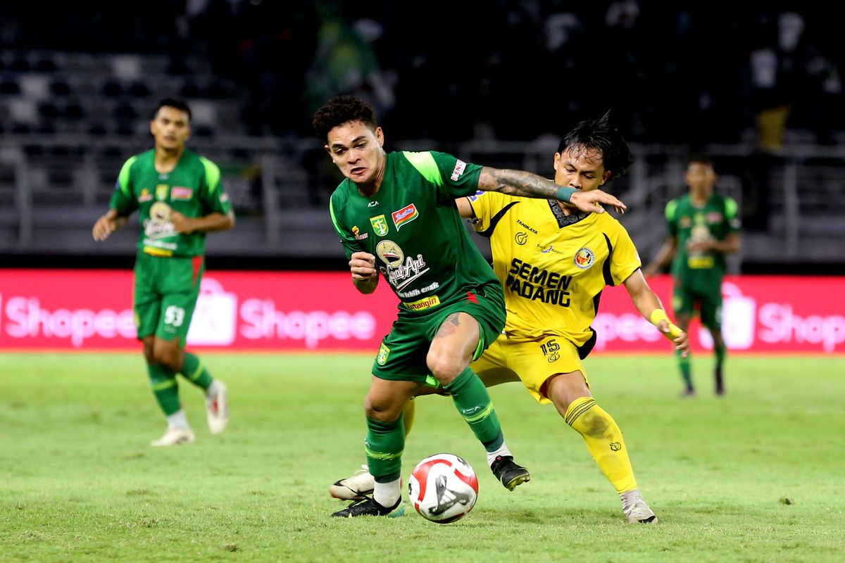 Dewa United, Persebaya, Dewa United vs Persebaya, Eduardo Perez Moran, jadwal super league 2025-2026, Super League 2025 2026, Dewa United Vs Persebaya: Bajul Ijo Berlatih Keras, Fokus 100 Persen