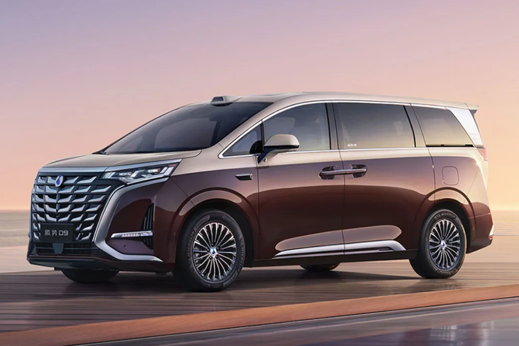 SPBU, baleno, Shell, Suzuki, karburator, Populer Otomotif, Harga bekas, artikel terpopuler, BYD seal, BYD Indonesia, Denza D9 PHEV, Stok Bensin Shell, Kehadiran Denza D9 PHEV
