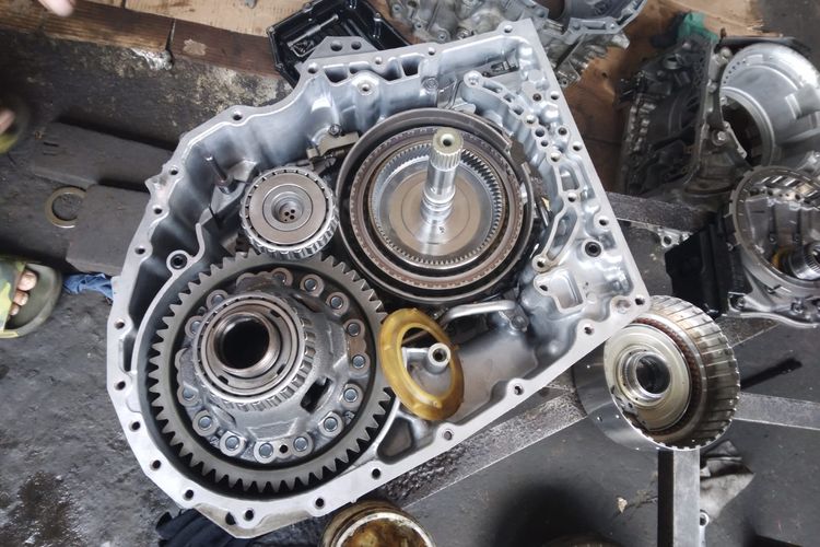 otomotif, Transmisi, Tips and trick, kendaraan bermotor, tips otomotif, transmisi mobil matik, Ini Tanda-Tanda Transmisi Mobil Matik Mulai Bermasalah