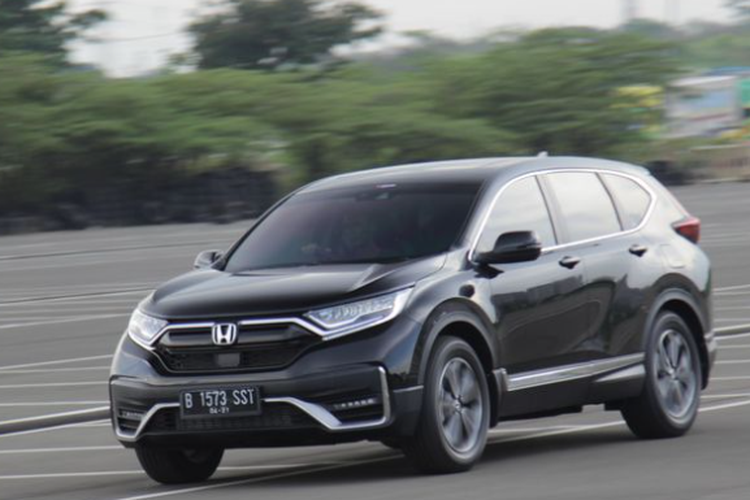Honda CR-V, Danilla, mobil pertama, mobil legendaris, Honda CR-V Jadi Pilihan Musisi Danilla? Ini Alasannya