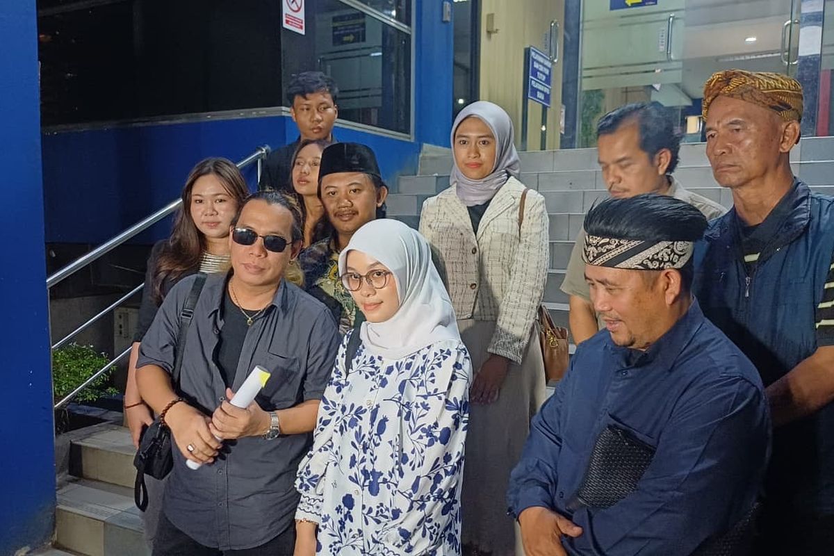 Ashanty, mantan karyawan ashanty, ashanty dilaporkan mantan karyawan, ashanty dilaporkan ke polisi, Ashanty dilaporkan Ayu Chairun Nurisa, Tunda Pemeriksaan Polisi, Eks Karyawan Ashanty Siapkan Gugatan Rp 100 Miliar