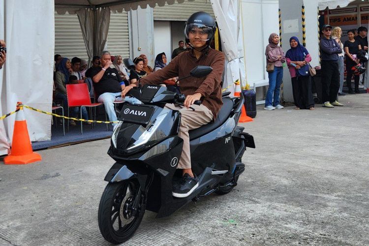 motor listrik, Alva N3, Sprinto, motor listrik baru, Indomobil Emotor Internasional, Indomobil Emotor, Komparasi Motor Listrik Emotor Sprinto dengan Alva N3