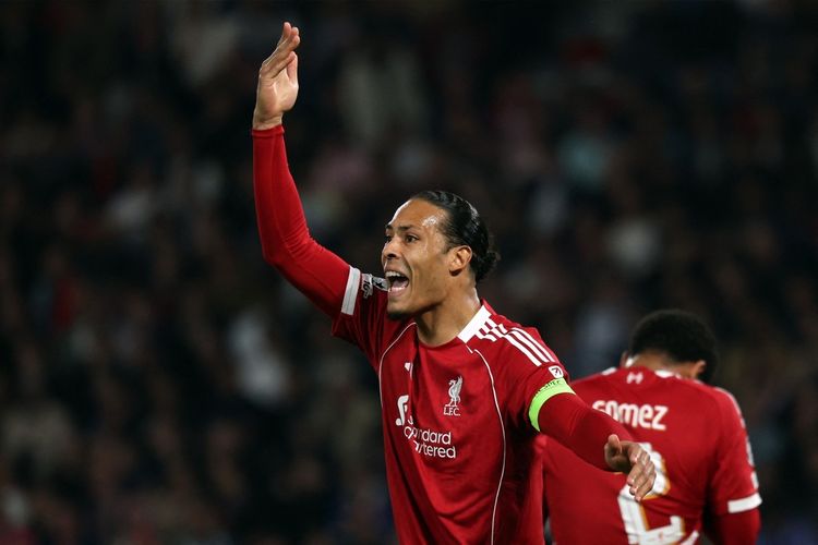 Liverpool, Liga Champions, Jamie Carragher, Legenda Kritik Taktik Arne Slot Usai Liverpool Takluk dari PSG