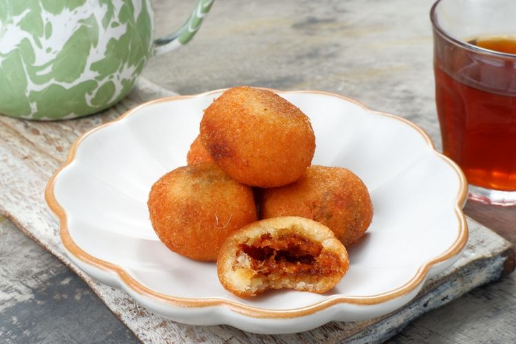 resep makanan murah, resep anak kos, resep masakan murah enak, resep masakan murah simple, resep masakan murah meriah tapi enak, resep hemat Rp 10 ribu, 10 Resep Makanan Serba Rp 10.000, Murah Enak Bikin Kenyang, 1. Nugget Indomie Goreng ala TikTok, 2. Mac and Cheese ala Film Home Alone, 3. Misro (Singkong Isi Gula Merah), 4. Jasuke (Jagung Susu Keju), 5. Oseng Sosis Anak Kos, 6. Bolu Pisang 3 Bahan, 7. Sambal Bawang Tanpa Minyak, 8. Telur Orak-arik Creamy, 9. Oreo Cake 3 Bahan, 10. Misro (Singkong Isi Gula Merah)